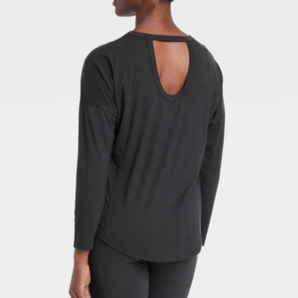 All in Motion Long Sleeve Open-Back Longsleeve Top